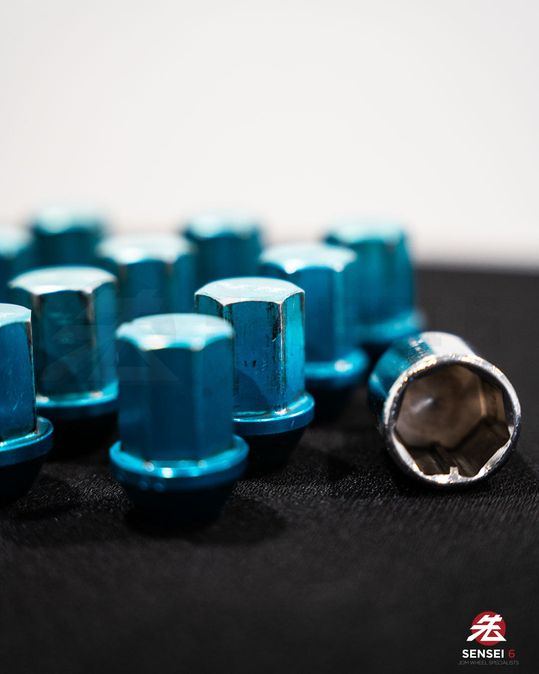 【在庫あり】レイズ デュラナット L37 ストレート ラグ＆ロックセット (20個 + 4個) / M12x1.50 / ガンメタリック