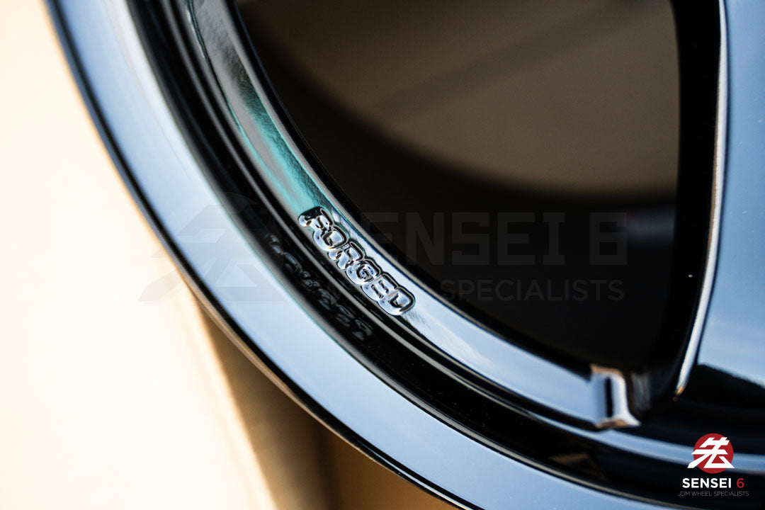 ニスモ LMGT4 / 18x10.5 +15 / 5x114.3 / ブラック