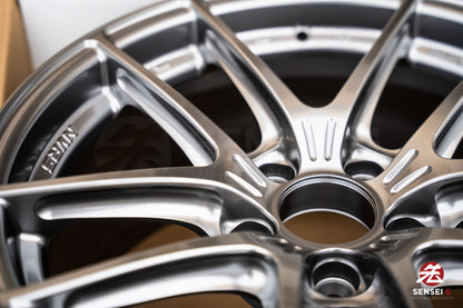 Enkei NVR5 / 17x8.5 +30 / 5x114.3 / Sonic Silver (SS)