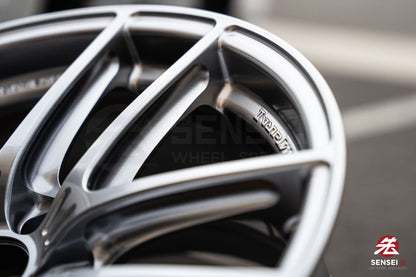 Enkei NVR5 / 17x8.5 +30 / 5x114.3 / Sonic Silver (SS)