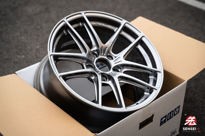 Enkei NVR5 / 17x8.5 +30 / 5x114.3 / Sonic Silver (SS)