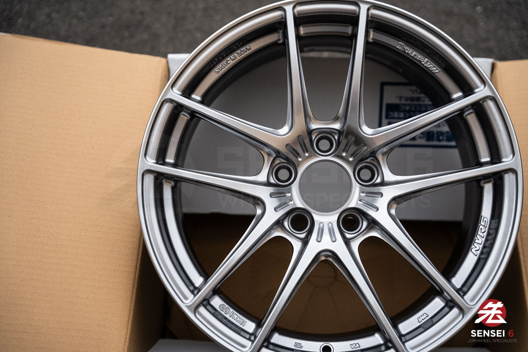 Enkei NVR5 / 17x8.5 +30 / 5x114.3 / Sonic Silver (SS)