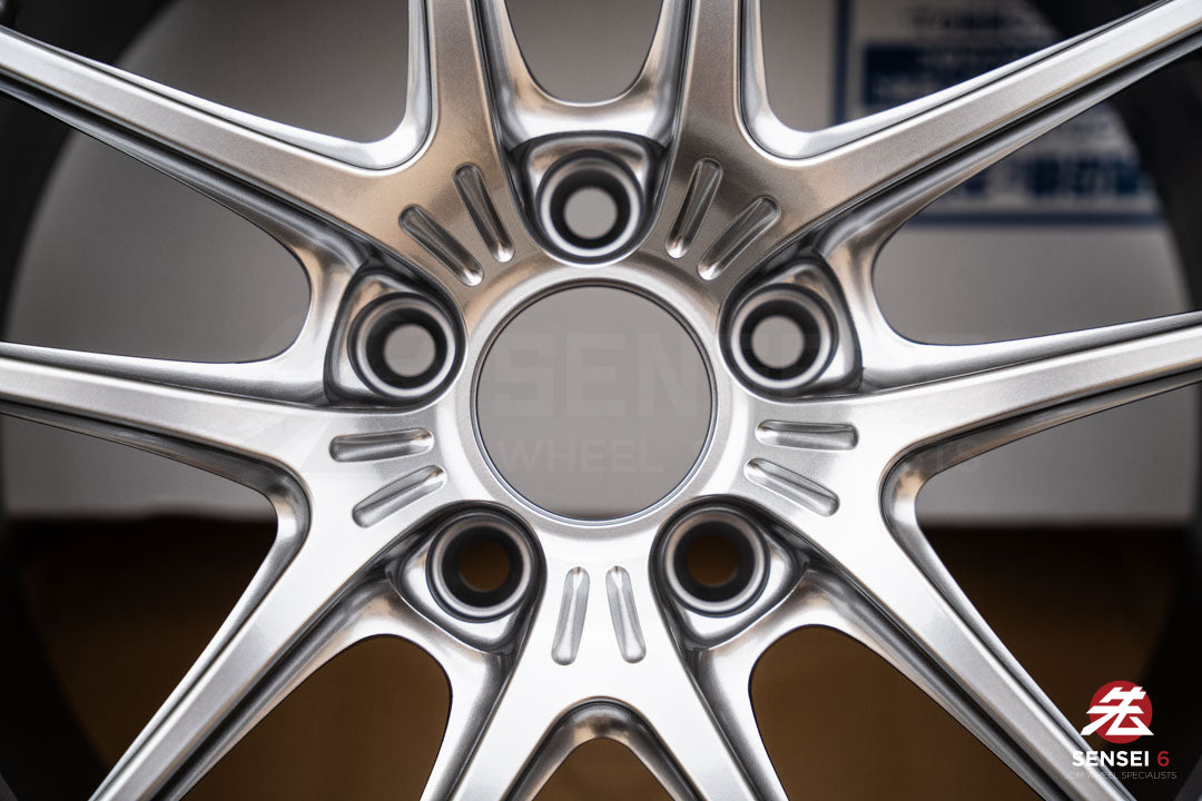 Enkei NVR5 / 17x8.5 +30 / 5x114.3 / Sonic Silver (SS)
