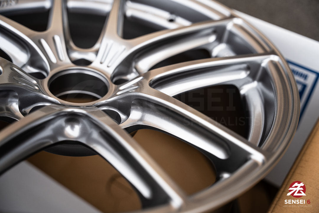 Enkei NVR5 / 17x8.5 +30 / 5x114.3 / Sonic Silver (SS)