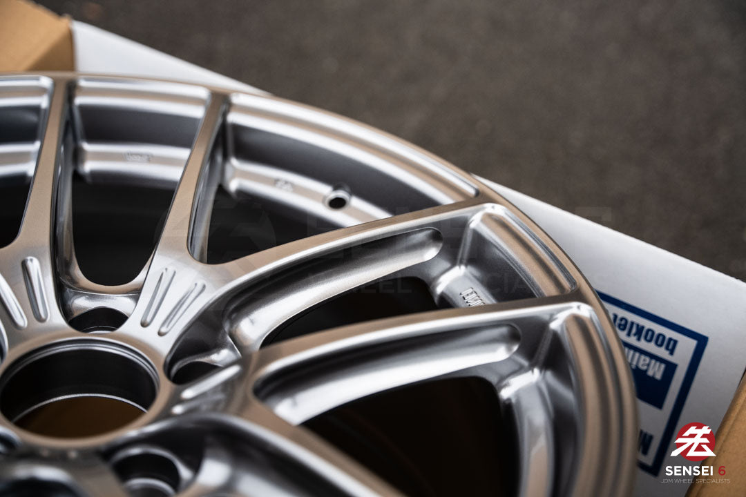 Enkei NVR5 / 17x8.5 +30 / 5x114.3 / Sonic Silver (SS)