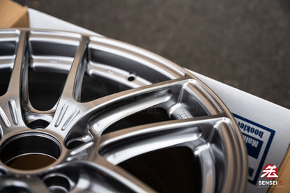 Enkei NVR5 / 17x8.5 +30 / 5x114.3 / Sonic Silver (SS)