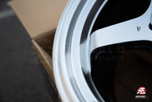 Cargar imagen en el visor de la galería, Advan GT Beyond / 18x9.5 +45 / 5x114.3 / Mecanizado y Competición Hyper Black (MHB)
