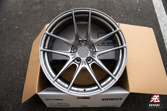 Enkei NVR5 / 19x10.5 +15 / 5x114.3 / Sonic Silver (SS)