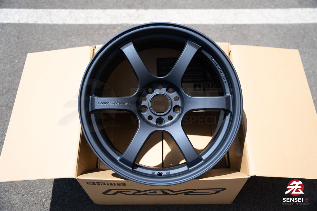 Gram Lights 57DR Overseas Limited / 18x9.5 +38 / 5x114.3 / Admiral Blue