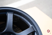 Load image into Gallery viewer, Gram Lights 57DR Overseas Limited / 18x9.5 +38 / 5x114.3 / Admiral Blue
