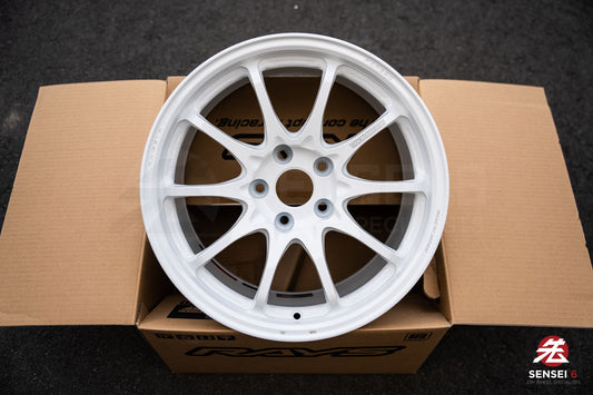 Volk CE28N-Plus / 17x10 +44 / 5x114,3 / Blanco Dash (DW)