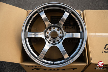 Gram Lights 57DR / 18x9.5 +38 / 5x114.3 / Grace Silver (GT)