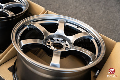 Gram Lights 57DR / 18x9.5 +38 / 5x114.3 / Grace Silver (GT)