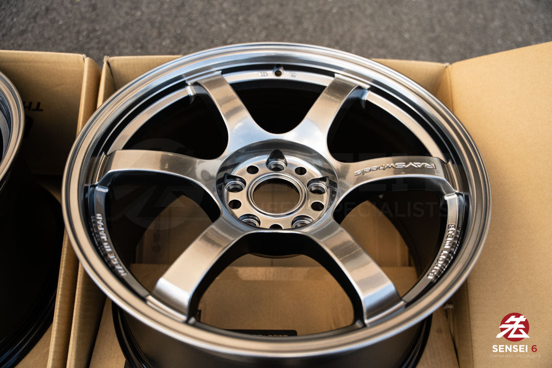 Gram Lights 57DR / 18x9.5 +38 / 5x114.3 / Grace Silver (GT)