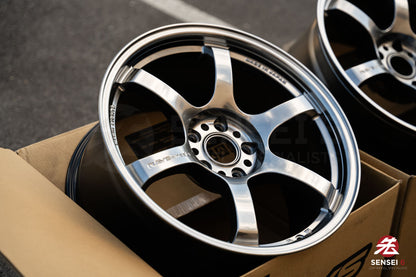 Gram Lights 57DR / 18x9.5 +38 / 5x114.3 / Grace Silver (GT)