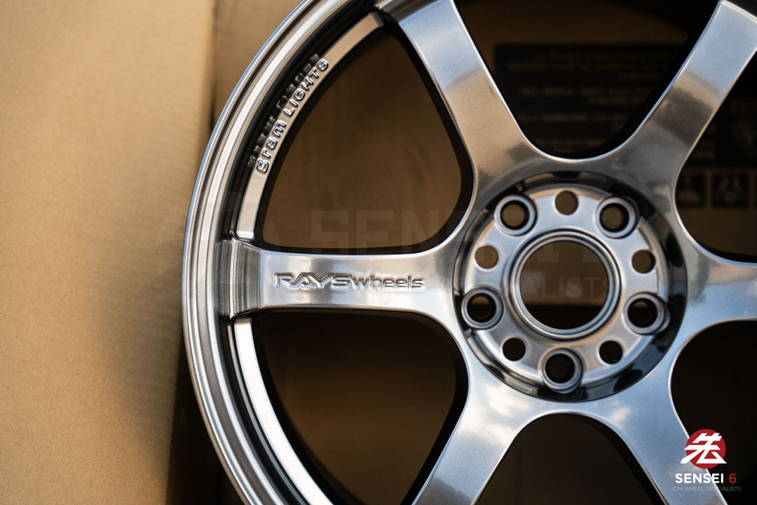 Gram Lights 57DR / 18x9.5 +38 / 5x114.3 / Grace Silver (GT)