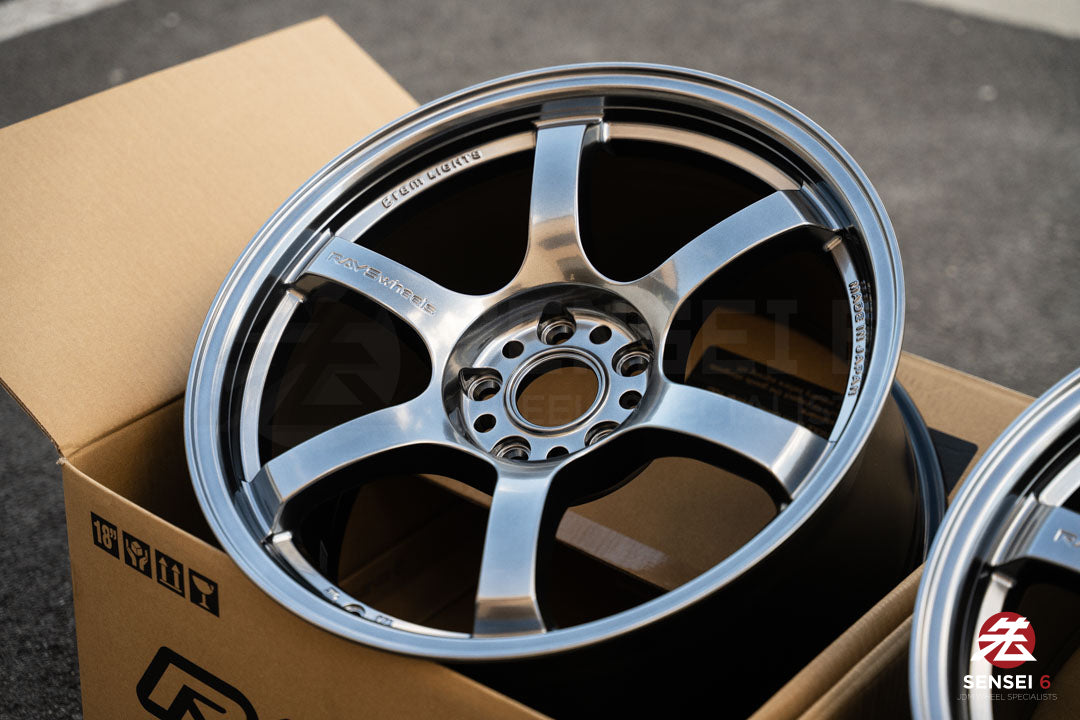 Gram Lights 57DR / 18x9.5 +38 / 5x114.3 / Grace Silver (GT)