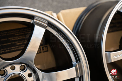 Gram Lights 57DR / 18x9.5 +38 / 5x114.3 / Grace Silver (GT)