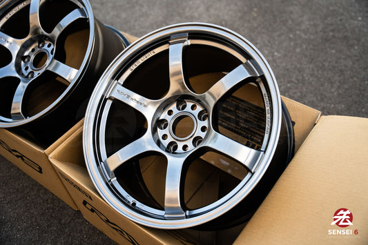 Gram Lights 57DR / 18x9.5 +22 / 5x114.3 / Grace Silver (GT)