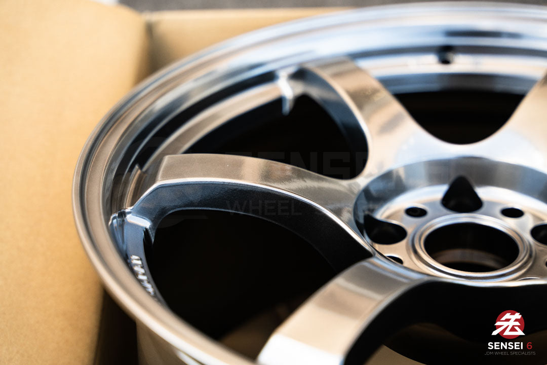 Gram Lights 57DR / 18x9.5 +22 / 5x114.3 / Grace Silver (GT) – Sensei 6