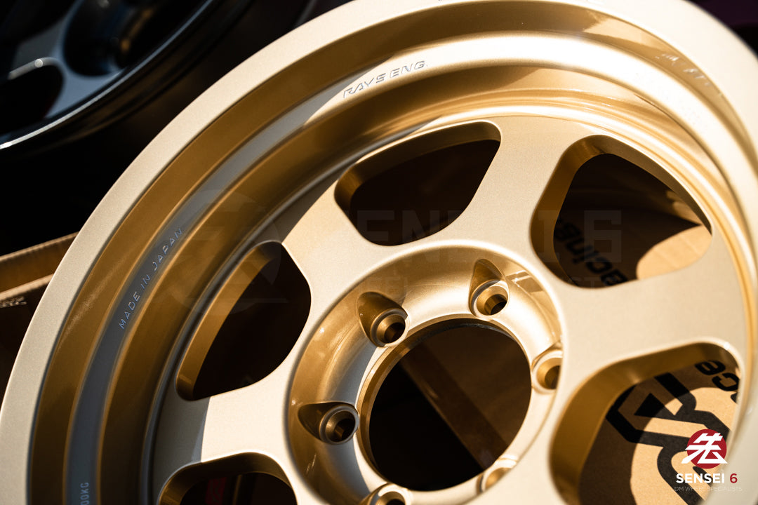 Volk TE37XT M-Spec / 17x8.5-10 / 6x139.7 / Dorado