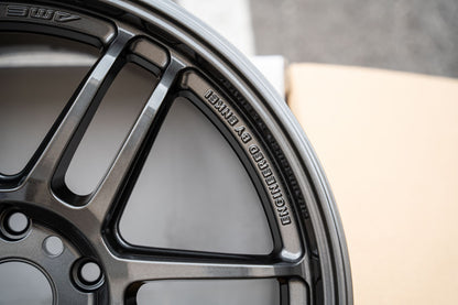 AME Tracer TM02 / 18x10 +25 / 5x120 / Gun Black (GBK)