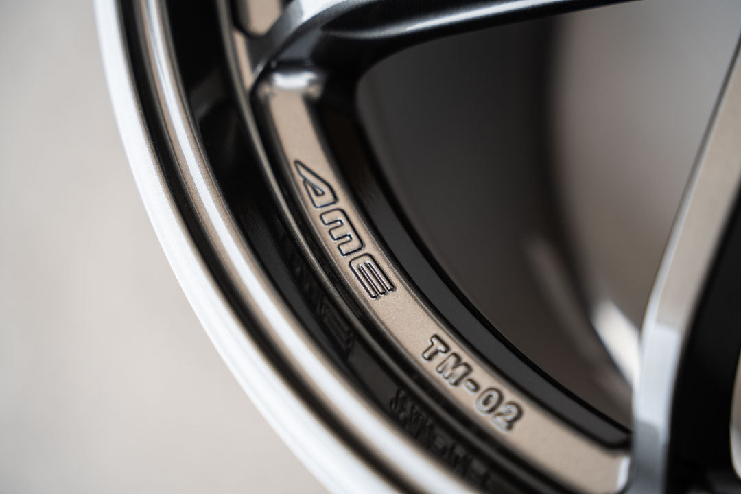 AME Tracer TM02 / 18x10 +25 / 5x120 / Gun Black (GBK)