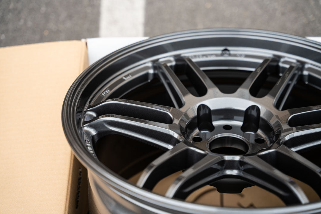 AME Tracer TM02 / 18x10 +25 / 5x120 / Gun Black (GBK)