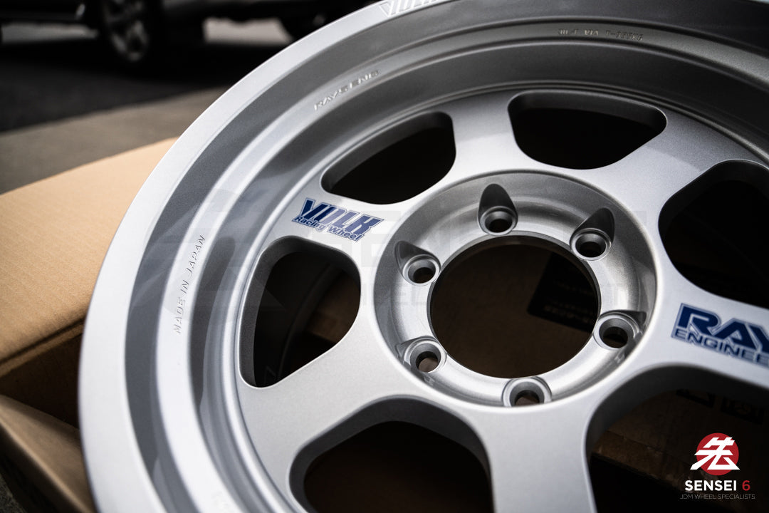 Volk TE37XT M-Spec / 17x8.5-10 / 6x139.7 / Plata Diamante 