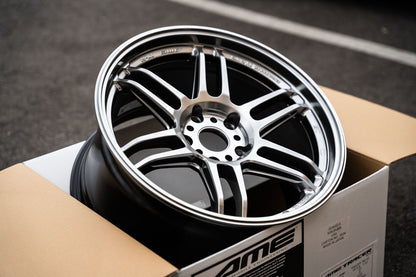 AME Tracer TM02 / 18x9.5 +37 / 5x120 / Hyper Silver (HS)