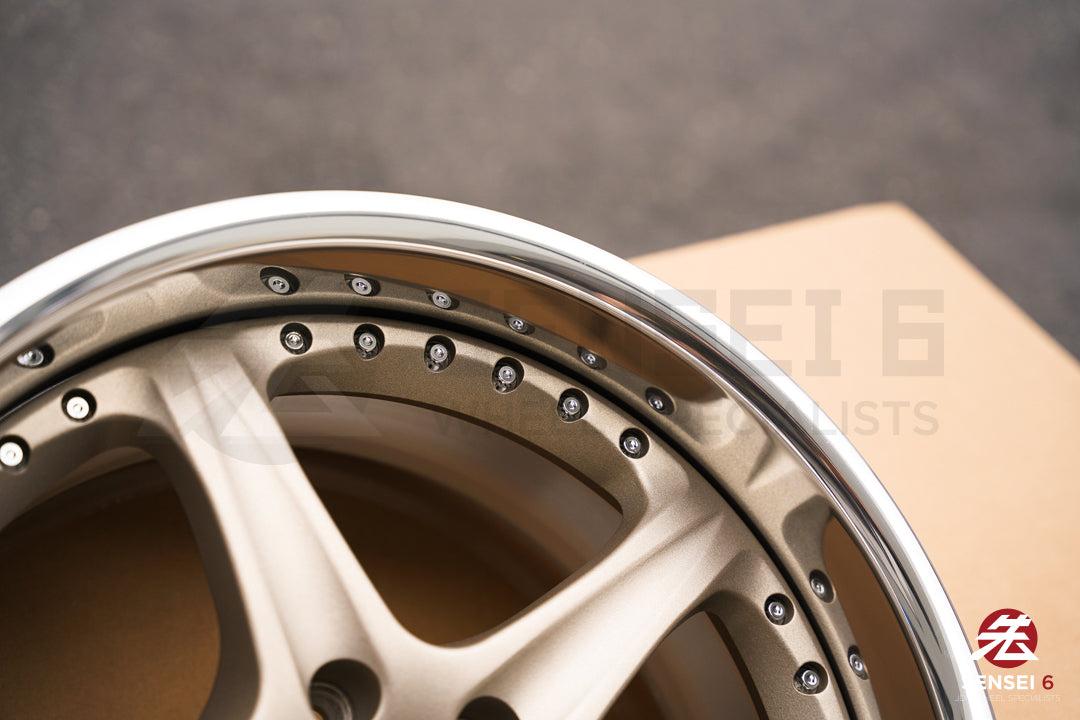Llantas SSR GPO Decolte Evolution de 17" (usadas) / 5x100 / 17x8,5 +22 / Blanco satinado dorado