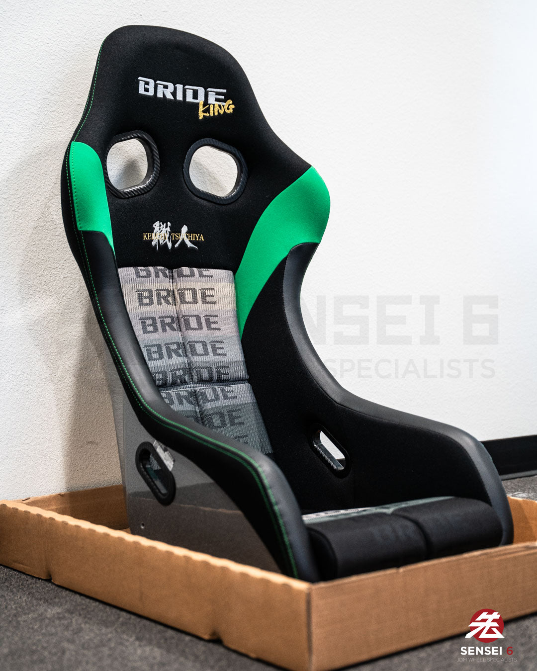 Bride Zeta IV King: Gradation Logo / Silver FRP Shell