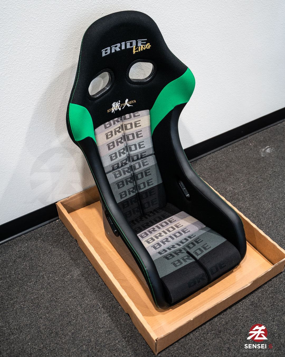 Bride Zeta IV King: Gradation Logo / Silver FRP Shell