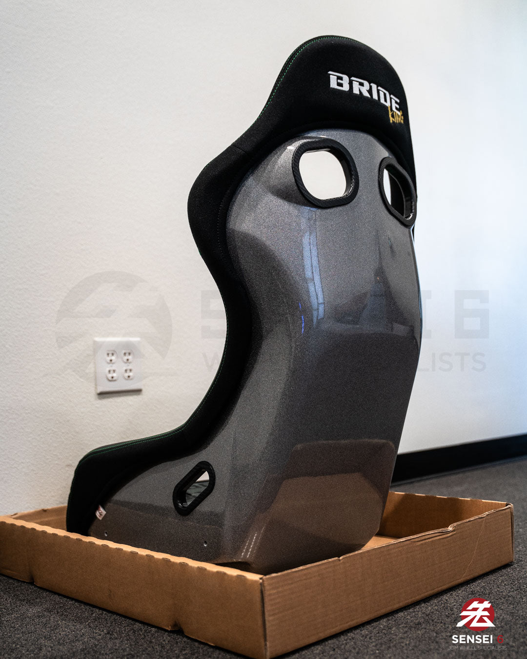 Bride Zeta IV King: Gradation Logo / Silver FRP Shell