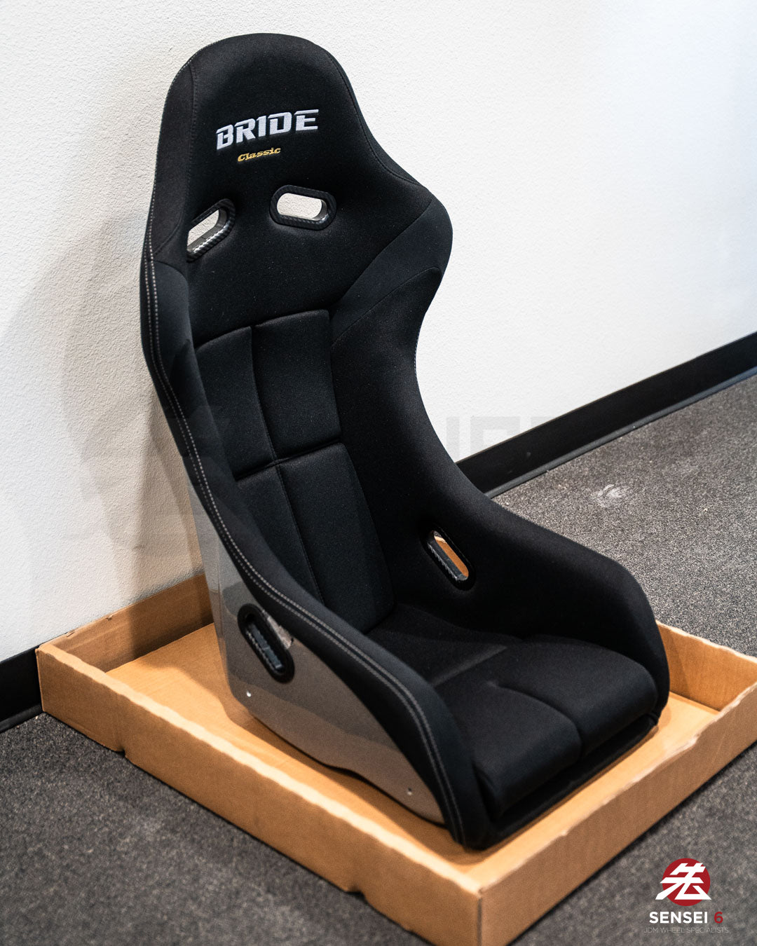 Bride Zeta IV Classic: Black / Silver FRP Shell