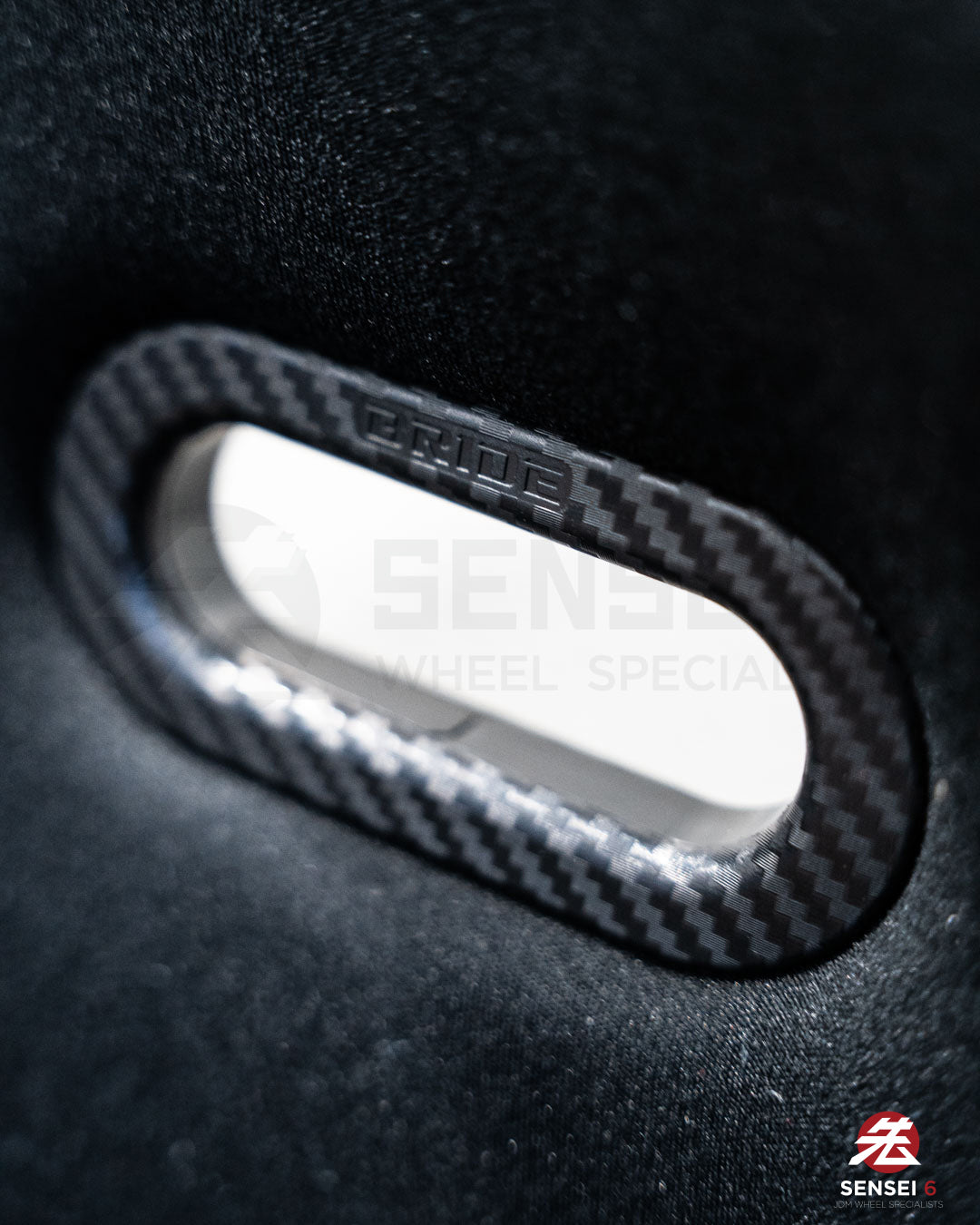 Bride Zeta IV Classic: Black / Silver FRP Shell