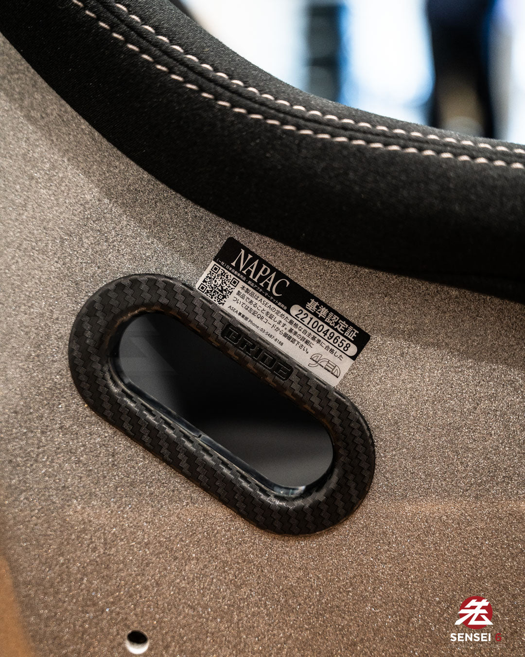 Bride Zeta IV Classic: Black / Silver FRP Shell