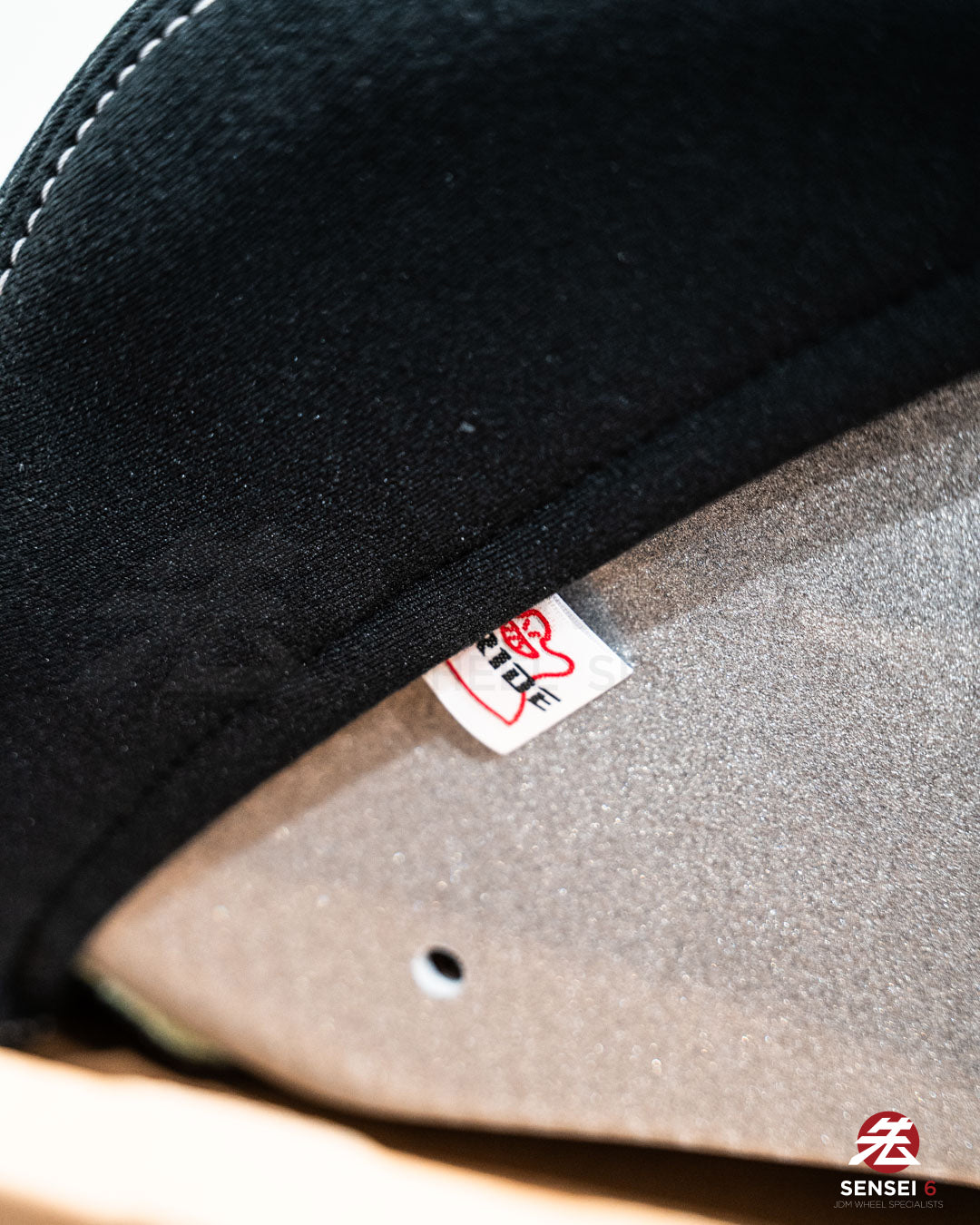 Bride Zeta IV Classic: Black / Silver FRP Shell