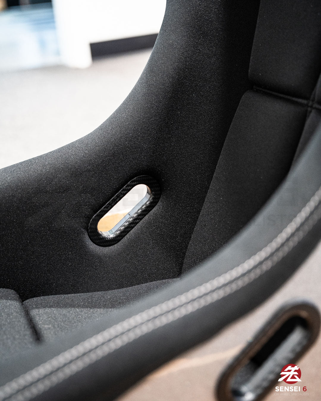 Bride Zeta IV Classic: Black / Silver FRP Shell