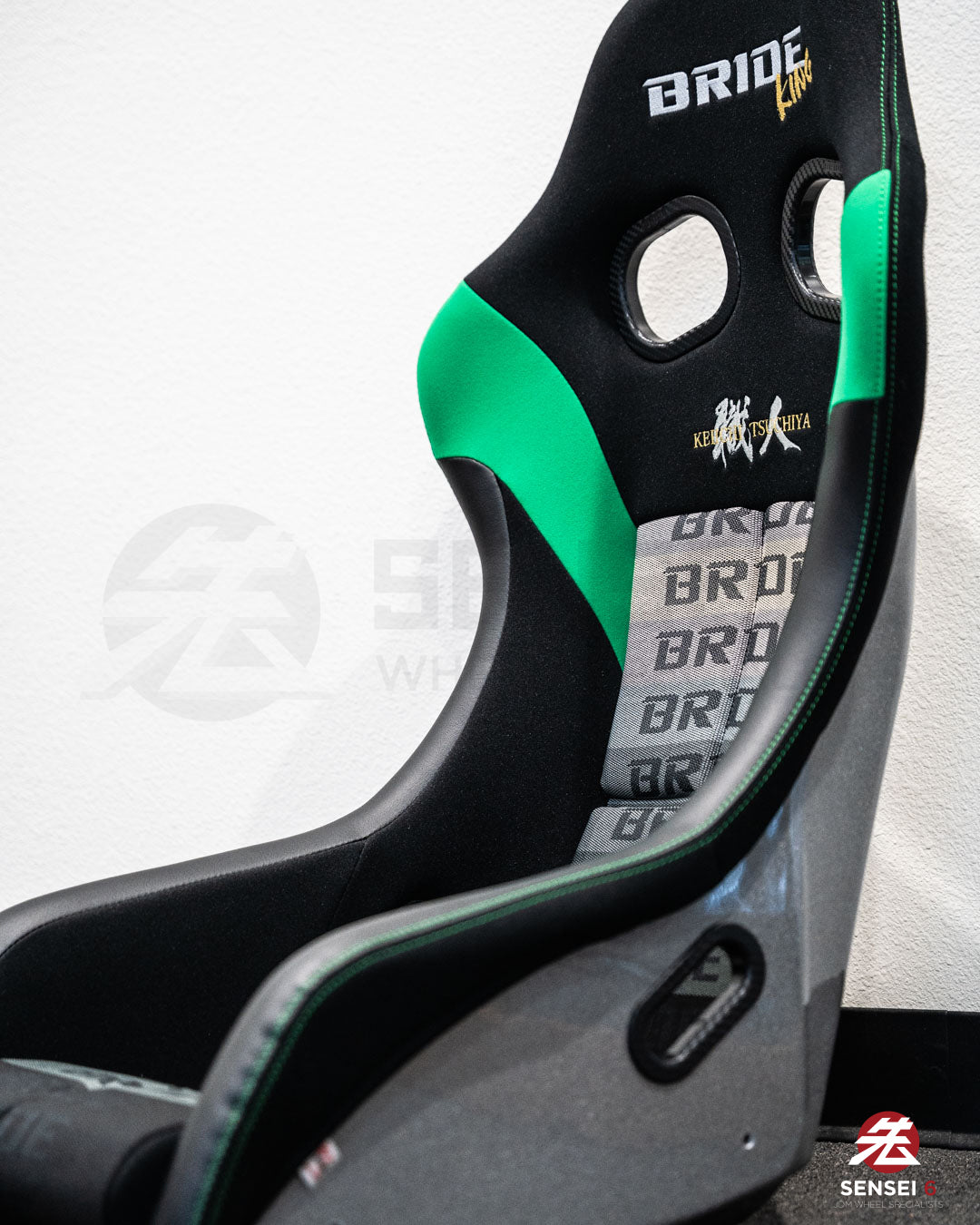 Bride Zeta IV King: Gradation Logo / Silver FRP Shell