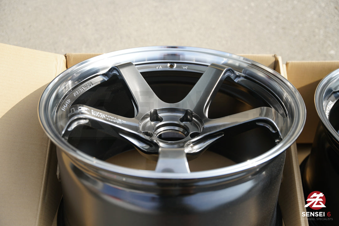 Advan GT Beyond / 19x9.5 +25, 19x11 +35 / 5x112 / Mecanizado y Hyper Platinum Black