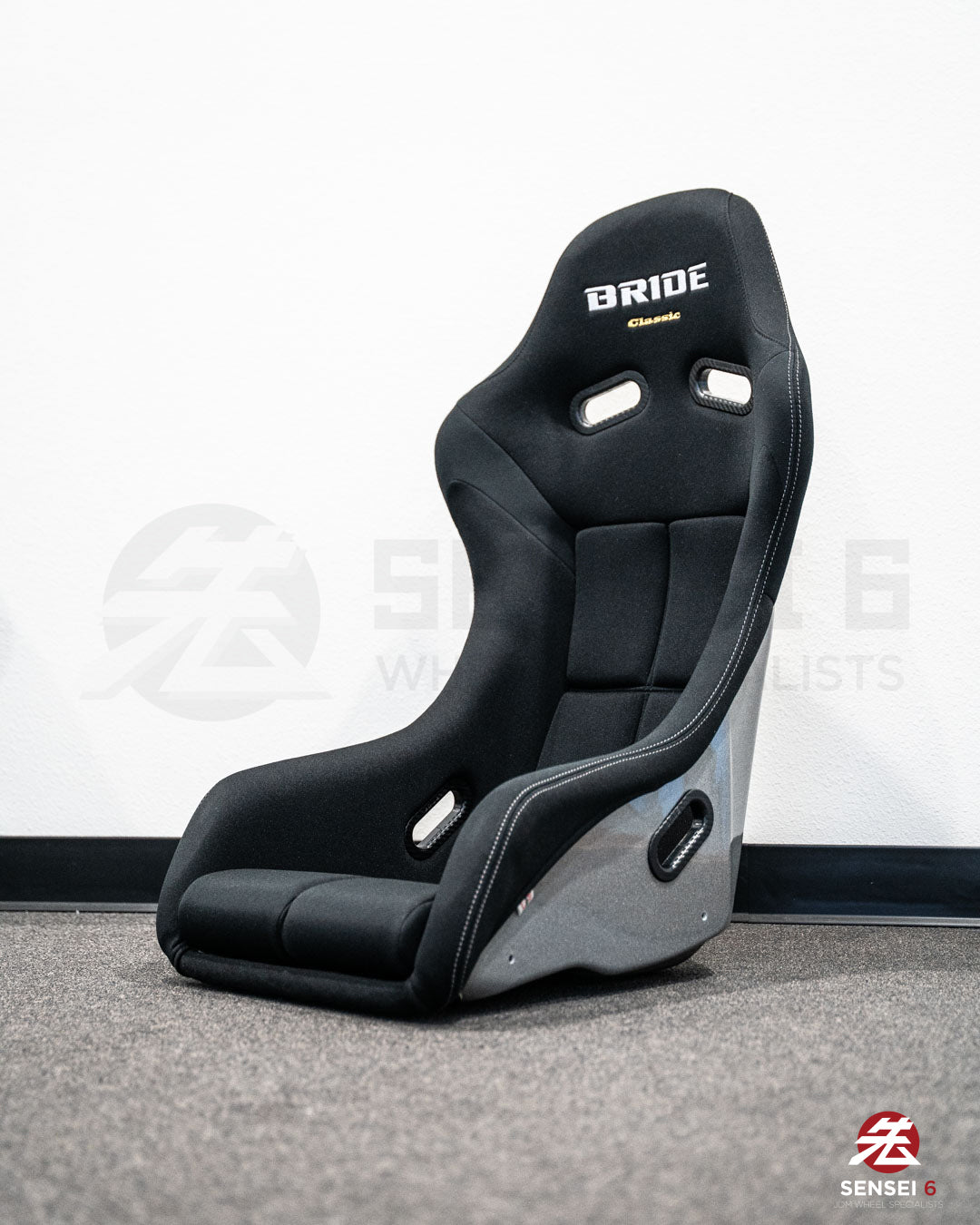 Bride Zeta IV Classic: Black / Silver FRP Shell