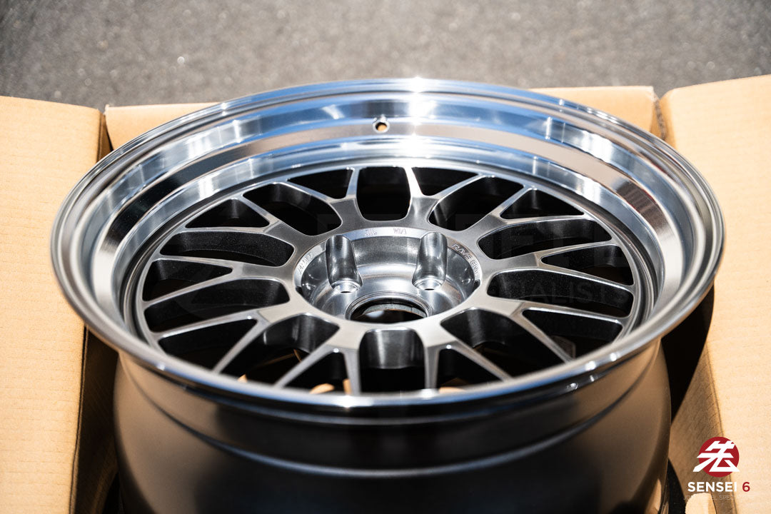 Volk 21A / 18x10.5 +22 / 5x120 / Shining Light Metal / Rim DC (SI)