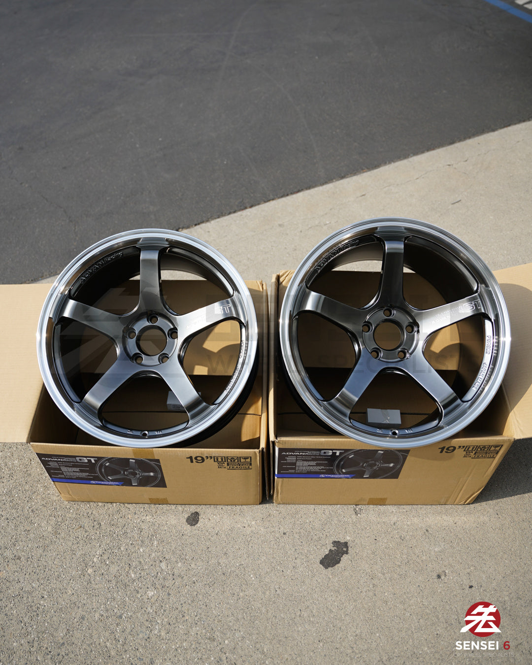 Advan GT Beyond / 19x9.5 +25, 19x11 +35 / 5x112 / Mecanizado y Hyper Platinum Black