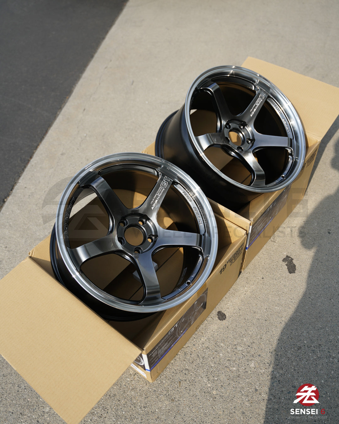 Advan GT Beyond / 19x9.5 +25, 19x11 +35 / 5x112 / Mecanizado y Hyper Platinum Black