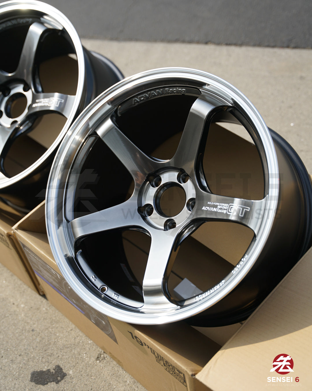 Advan GT Beyond / 19x9.5 +25, 19x11 +35 / 5x112 / Mecanizado y Hyper Platinum Black