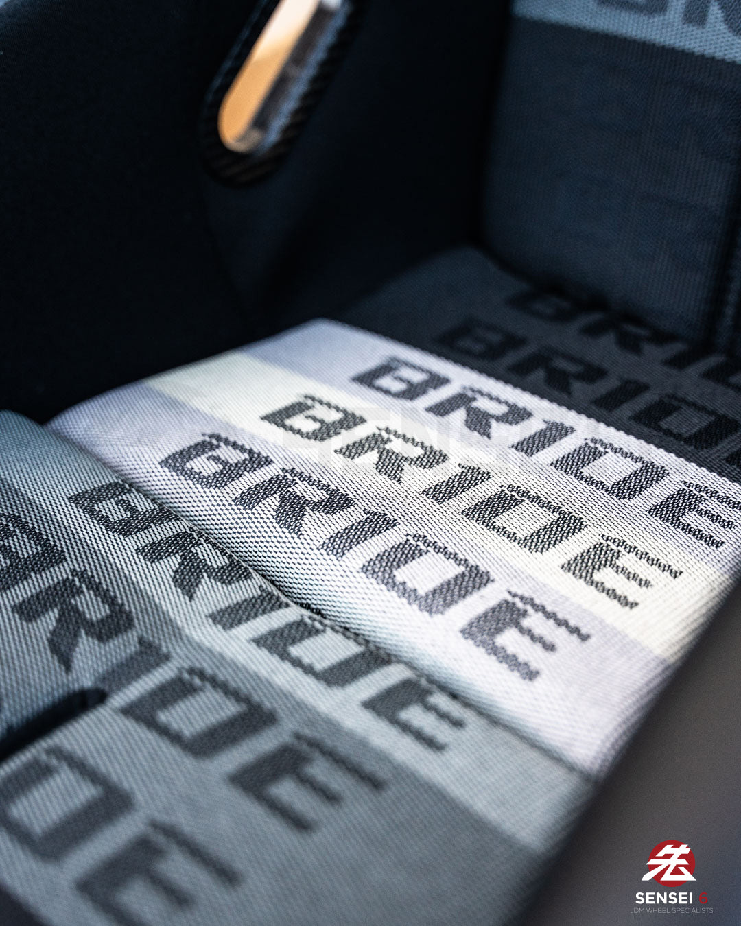 Bride Zeta IV King: Gradation Logo / Silver FRP Shell