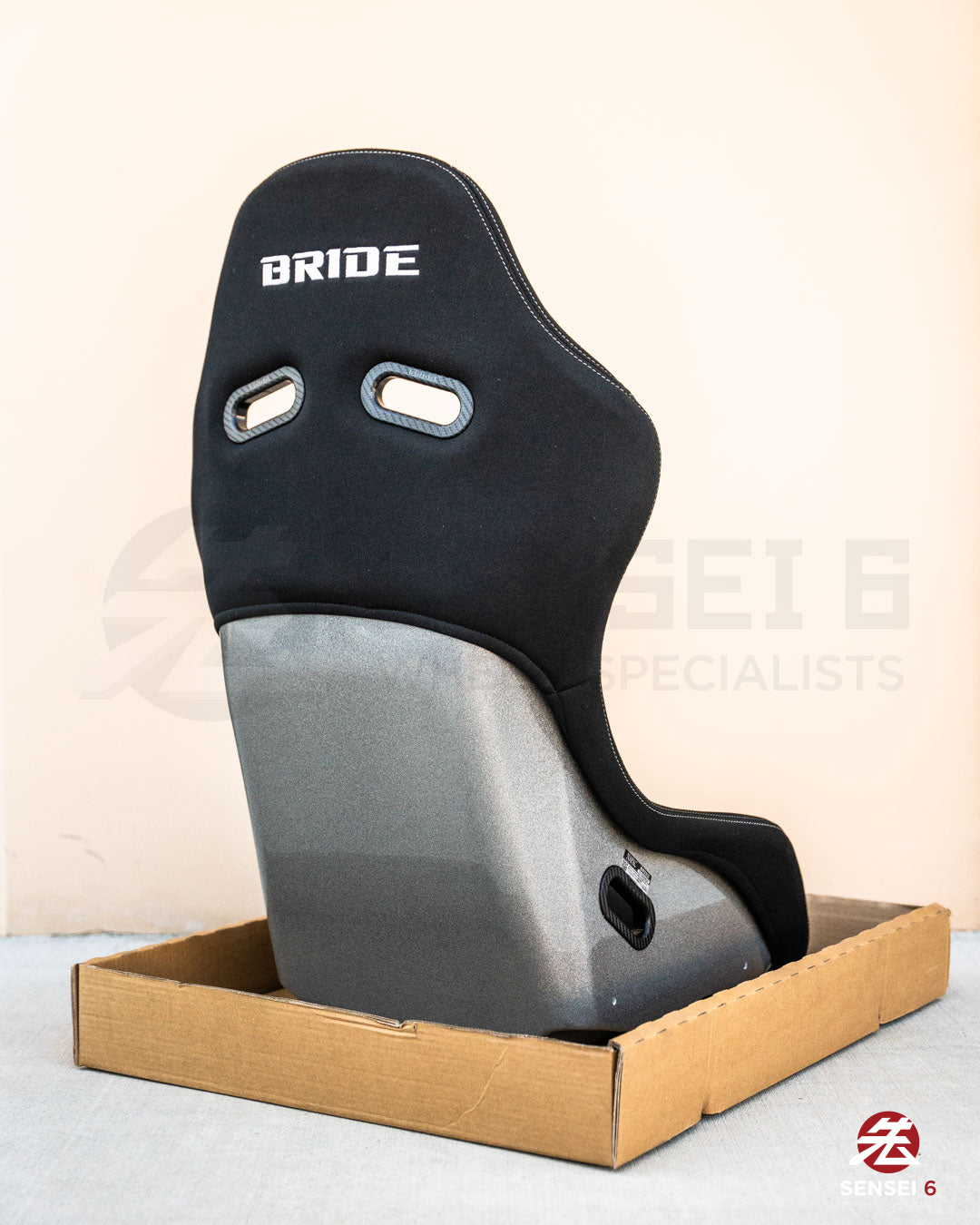 Bride Zeta IV Classic: Black / Silver FRP Shell
