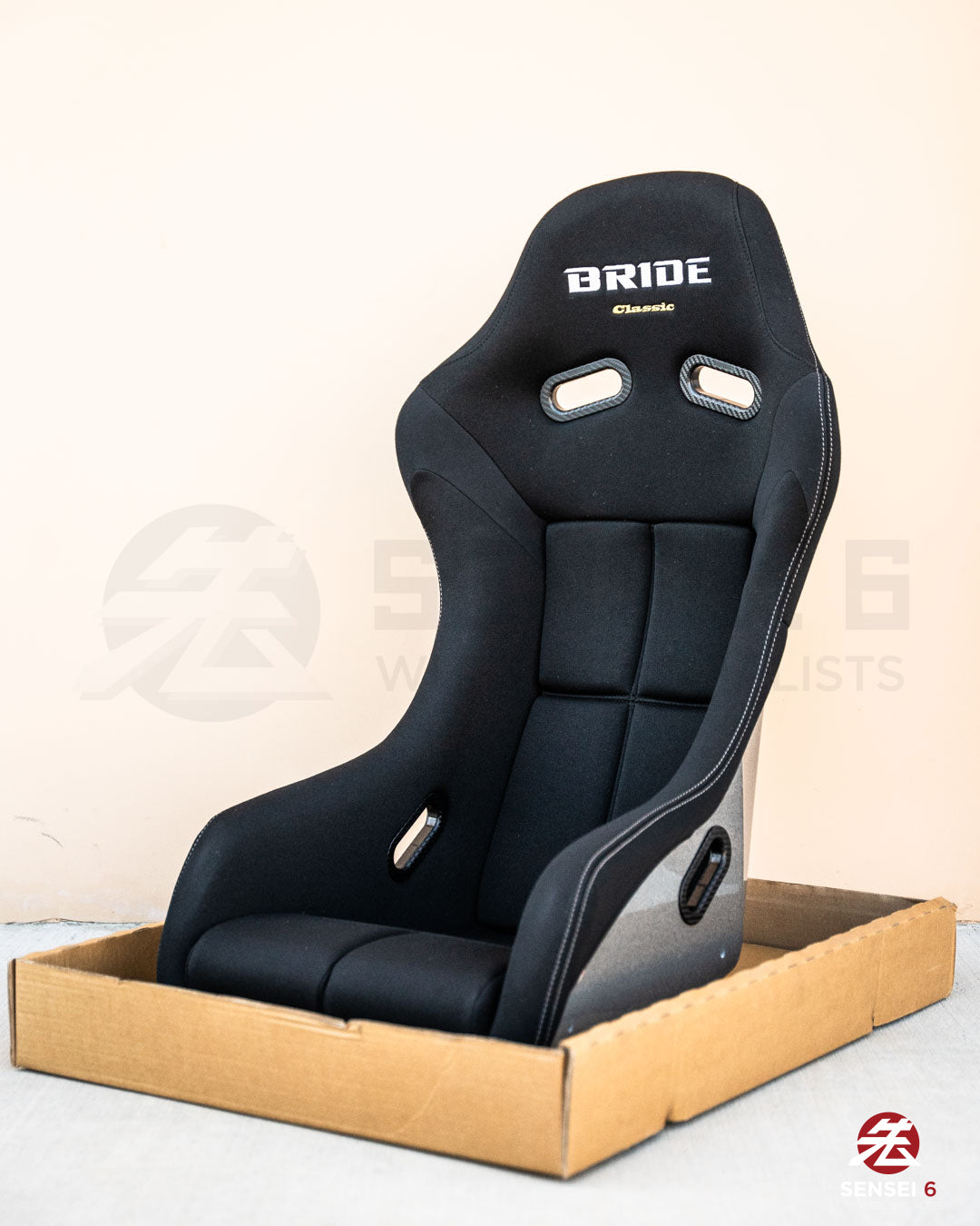 Bride Zeta IV Classic: Black / Silver FRP Shell