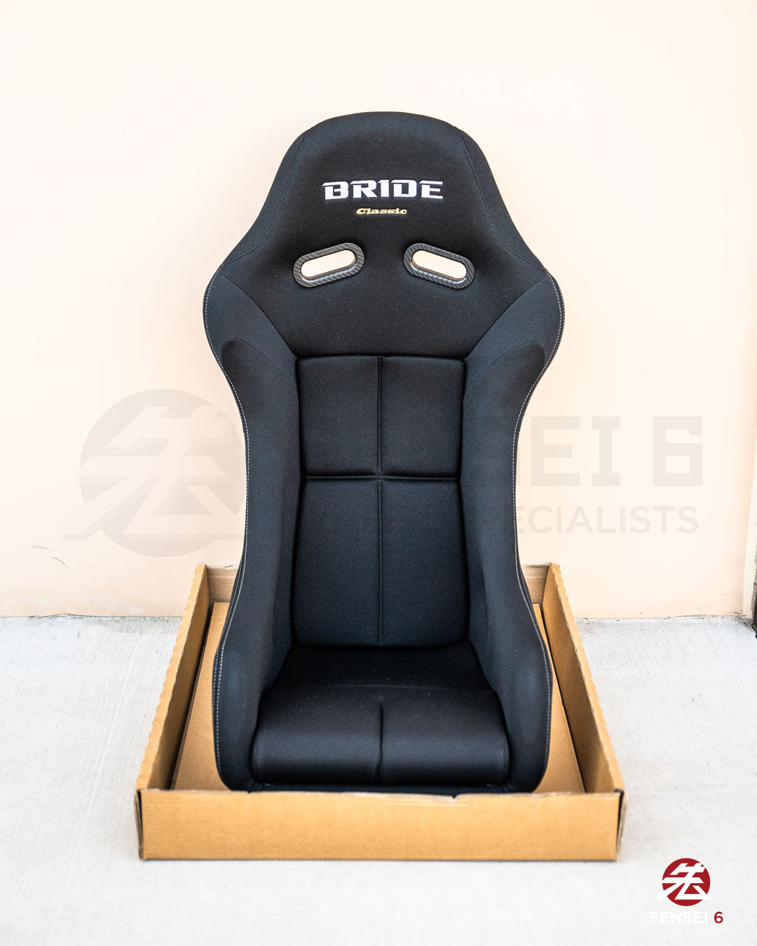 Bride Zeta IV Classic: Black / Silver FRP Shell